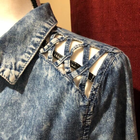 Chambray Denim Snap Front Western Blouse Top Shirt Size Large Juniors - Picture 2 of 15